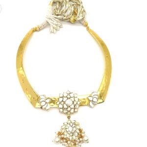 Elegant Gold and White Necklace